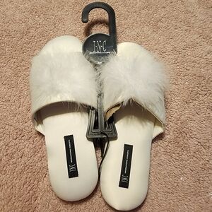 Inc International Concept Slippers NWT WHITE MACYS SIZE 9/10